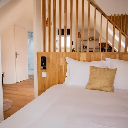 Central Paris Suites *