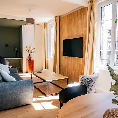 Central Paris Suites *